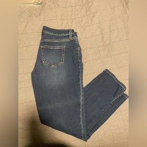 Universal Thread. Straight jeans. Size 4.